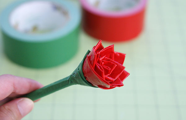 how to make duck tape flowers