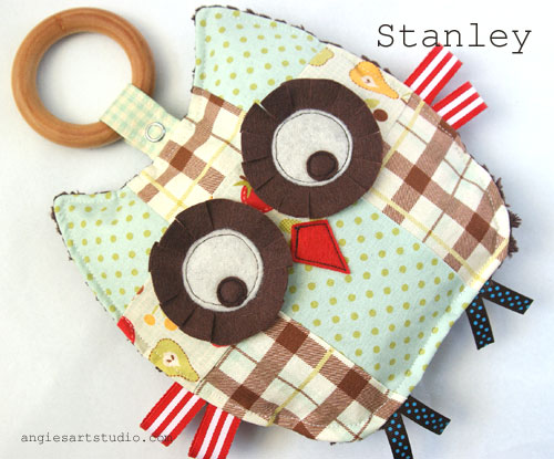 Stanley Crinkle Owl wood teething ring