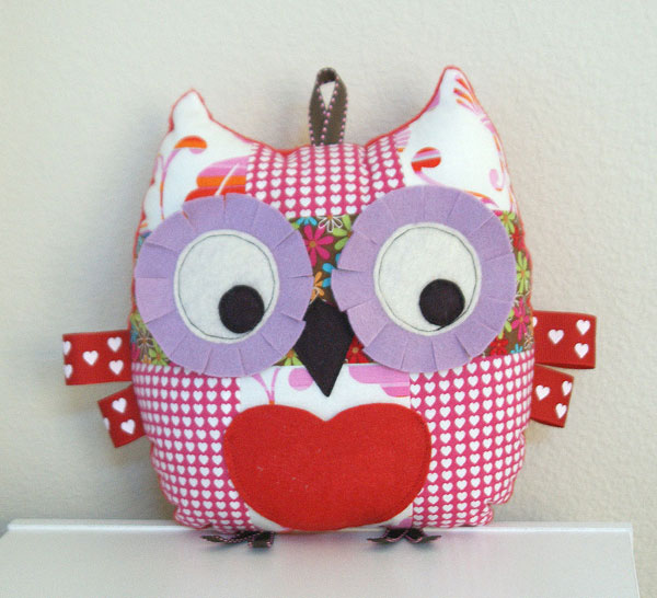 Valentine Owl with front loveheart pocket